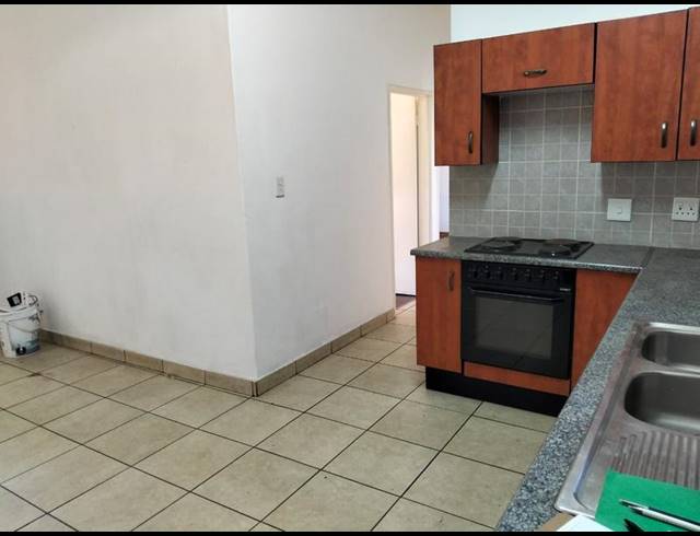 3 BEDROOM TOWNHOUSE FOR SALE IN ALBERTON NORTH